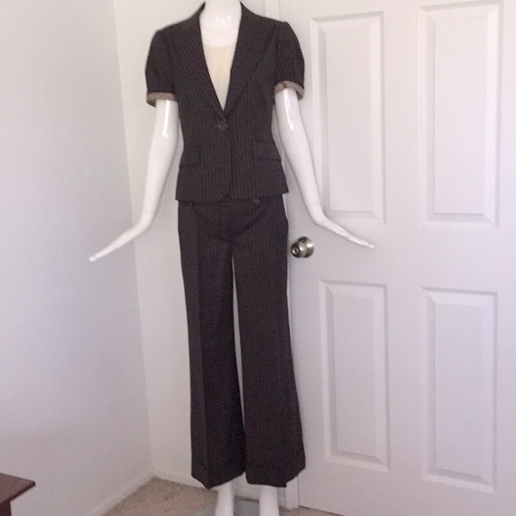 Bcbg maxazria brown pinstripe short sleeve jacket, wide leg pants set - Picture 2 of 15